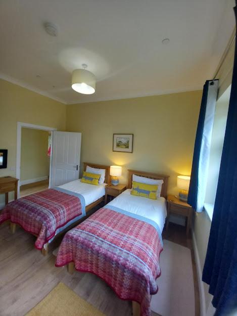 Stunning Village Centre Holiday Home Callander Extérieur photo